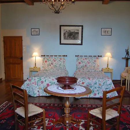 Bed & Breakfast Chateau De Crazannes