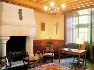 Chateau De Bed and breakfast