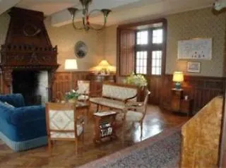 Chateau De Bed and breakfast Crazannes