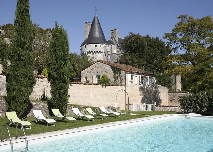 Chateau De Bed and breakfast 3*